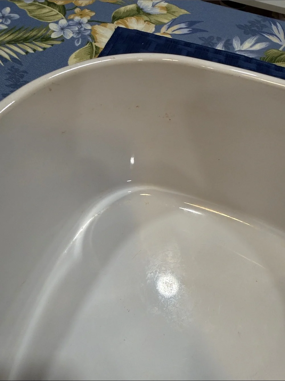 Corningware A-5-B Five Liter White Covered Casserole with Pastel Bouquet